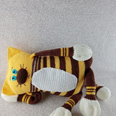 Вязаная подушка-игрушка Кот, 35 см — фото 5