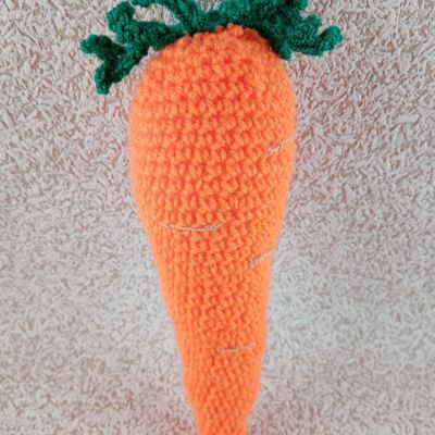 Вязаная игрушка-овощ Морковь, 20 см — фото 1