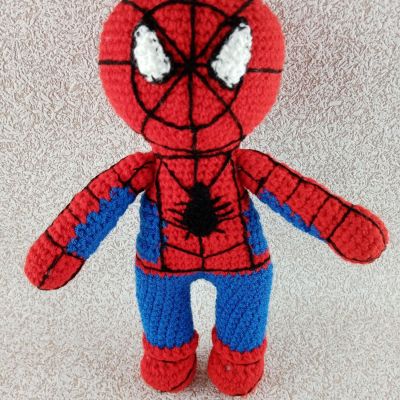 Вязаная игрушка из мультсериала «Человек-Паук» Человек-паук, 28 см — фото 1