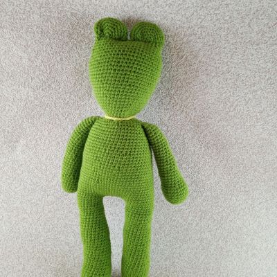 Вязаная игрушка Лягушка-зеленушка, 47 см  — фото 7