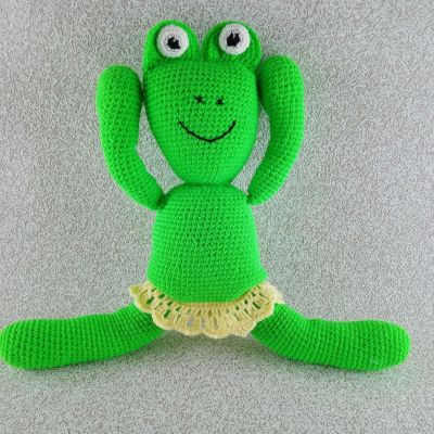 Вязаная игрушка Лягушка-в танце попрыгушка, 52 см — фото 1