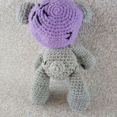 Вязаная игрушка Мишка Тедди в шапочке и шарфике, 23 см — фото 4