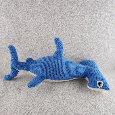 Вязаная игрушка Акула-молот, 52 см — фото 4
