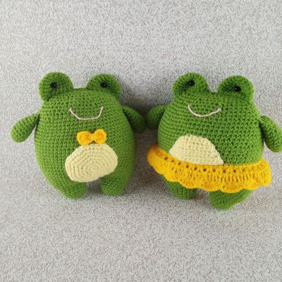 Вязаные игрушки Подружка-лягушка со своим другом, 24 см — фото 3