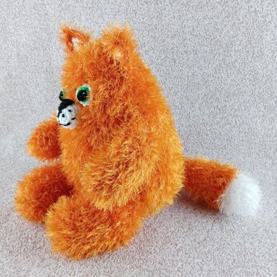 Вязаная игрушка Котик Огонёк, 28×23 см — фото 3