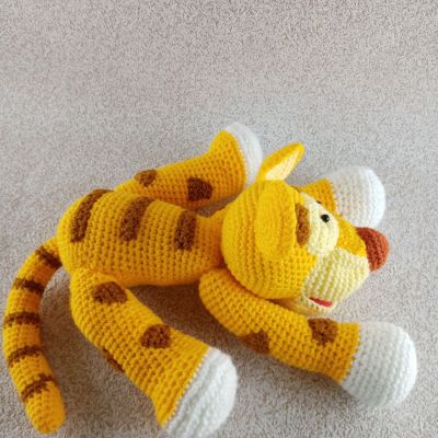 Вязаная игрушка Тигр, 54×28 см — фото 6