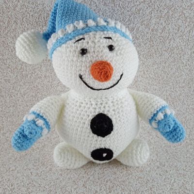 Вязаная игрушка Весёлый Снеговик, 26×20 см — фото 1