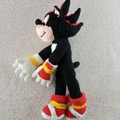 Вязаная игрушка Ёж Шэдоу из серии игр «Sonic the Hedgehog», 53 см — фото 5
