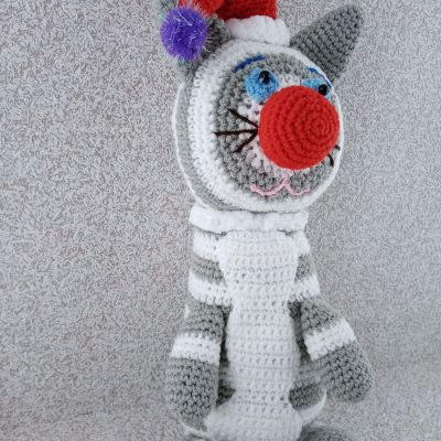 Вязаная игрушка Кот-Мороз-красный нос, 38 см — фото 3