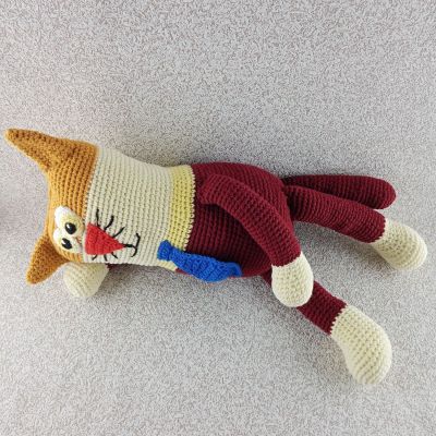 Вязаная игрушка Кот в галстуке, 59×27 см — фото 6