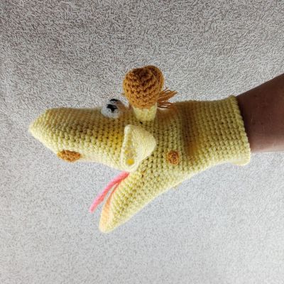 Вязаная игрушка-перчатка Жирафик, 26×15 см — фото 5