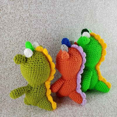 Вязаные игрушки Три друга-динозаврика, 20 см — фото 5