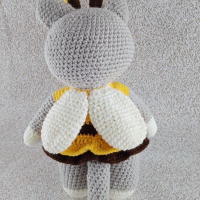 Вязаная игрушка Кошка-пчёлка, 34×23 см — фото 4