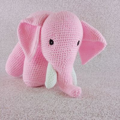 Вязаная игрушка Розовый слон, 28 см — фото 3