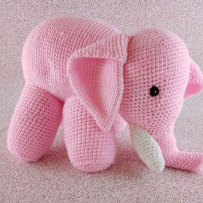 Вязаная игрушка Розовый слон, 28 см — фото 1